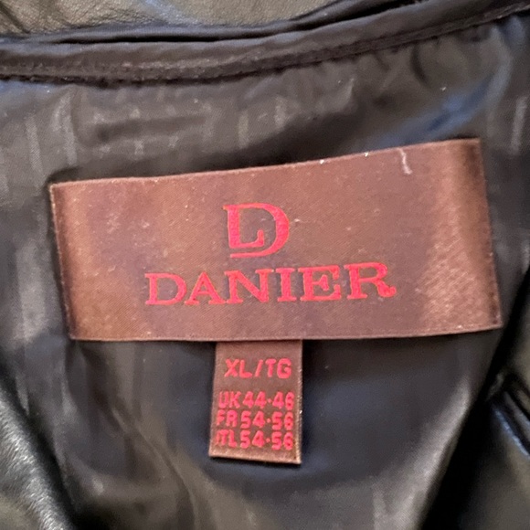 Unique Men’s Full Length Leather Coat - Picture 6 of 8